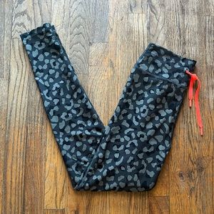 💥MOVING SALE💥 SD X WFA NWOT soldier camo leggings